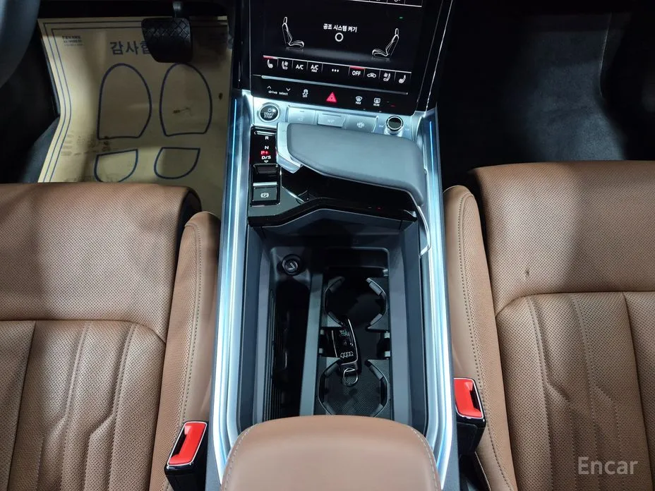 Фото 11 - Audi Q8 e-tron