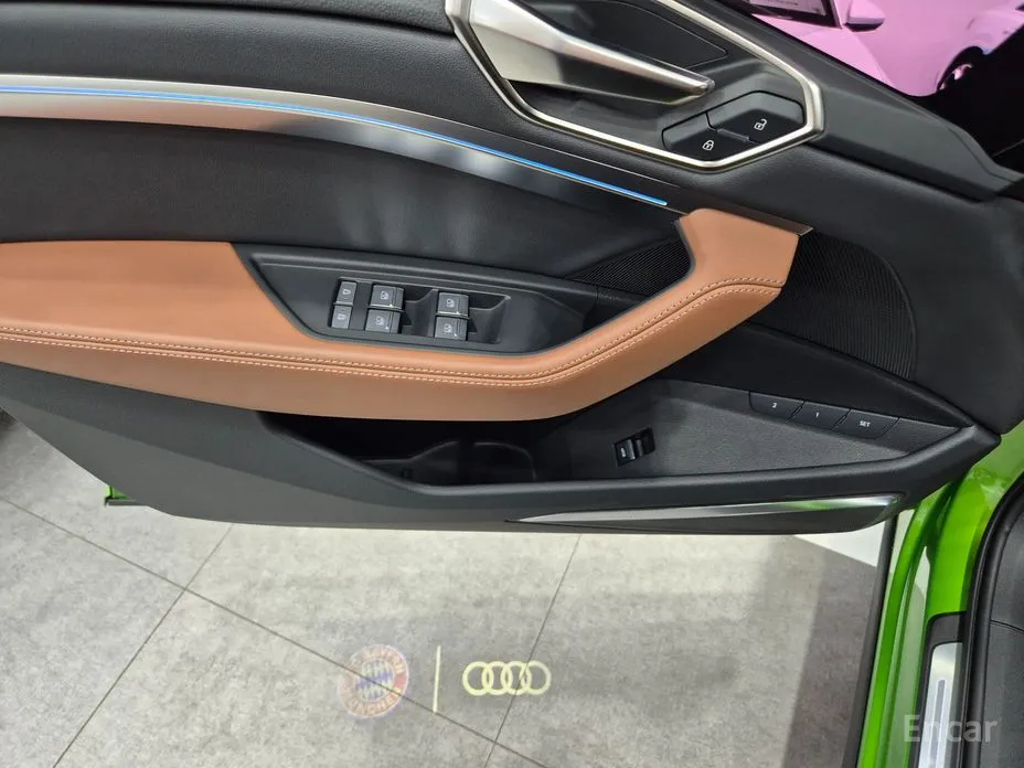 Фото 14 - Audi Q8 e-tron