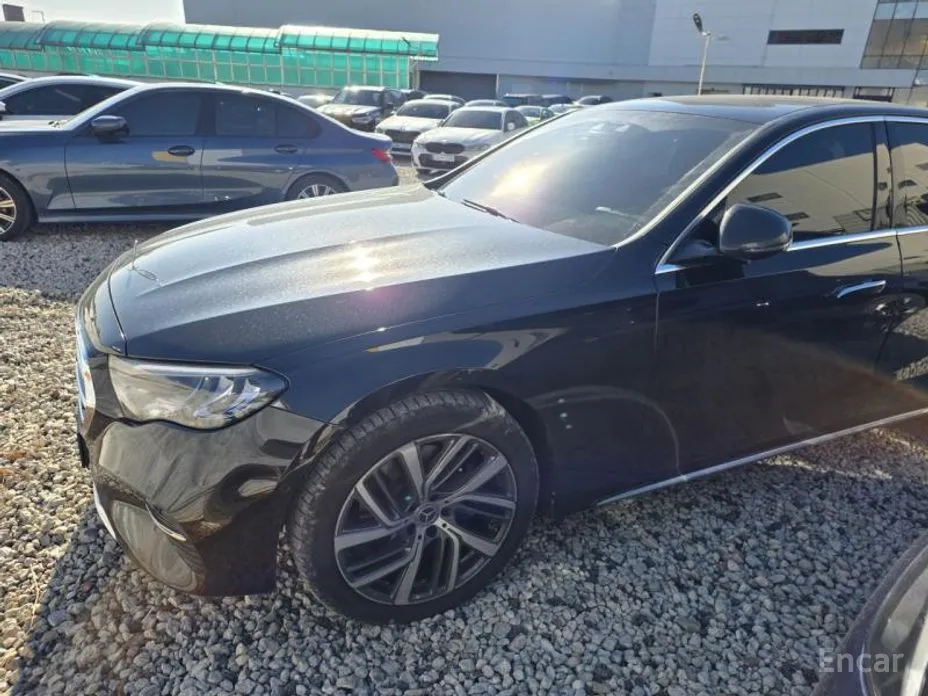 Фото 3 - Mercedes-Benz E-Class