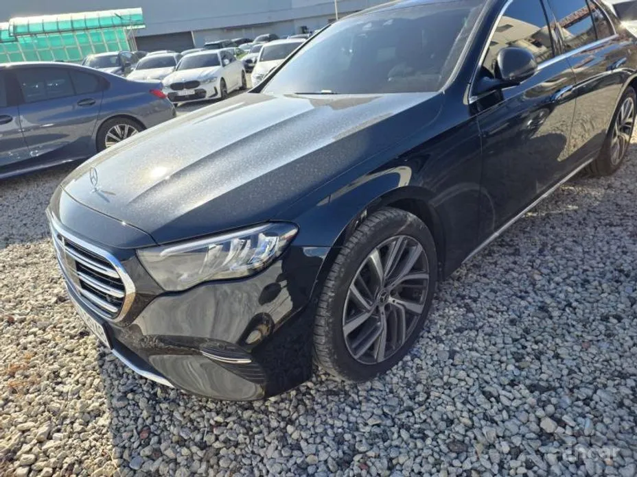 Фото 4 - Mercedes-Benz E-Class