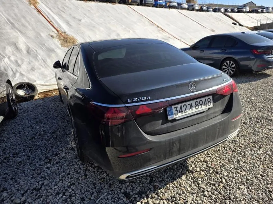 Фото 7 - Mercedes-Benz E-Class