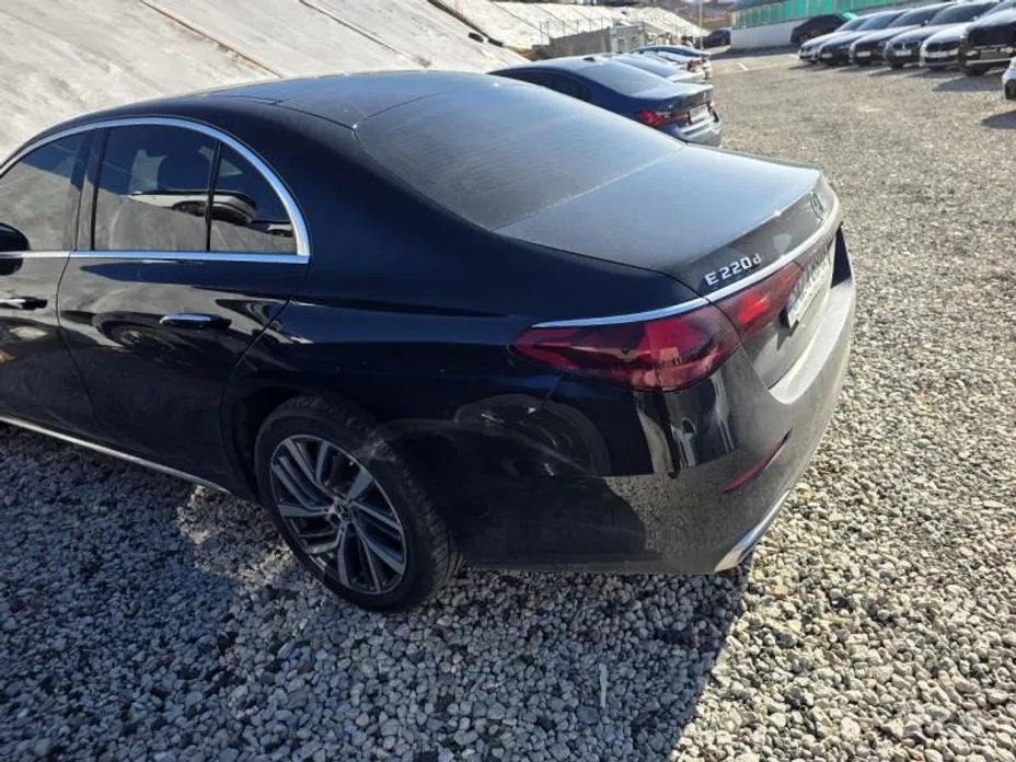 Фото 9 - Mercedes-Benz E-Class