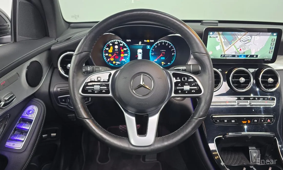 Фото 13 - Mercedes-Benz GLC-Class