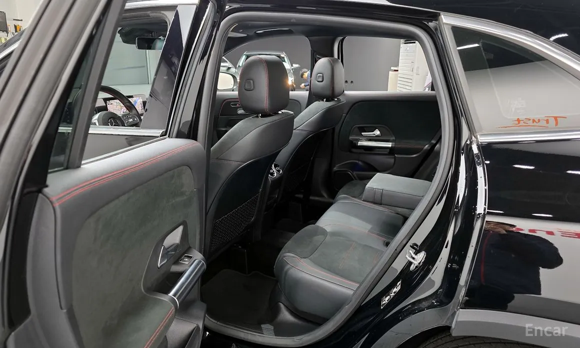 Фото 11 - Mercedes-Benz GLA-Class