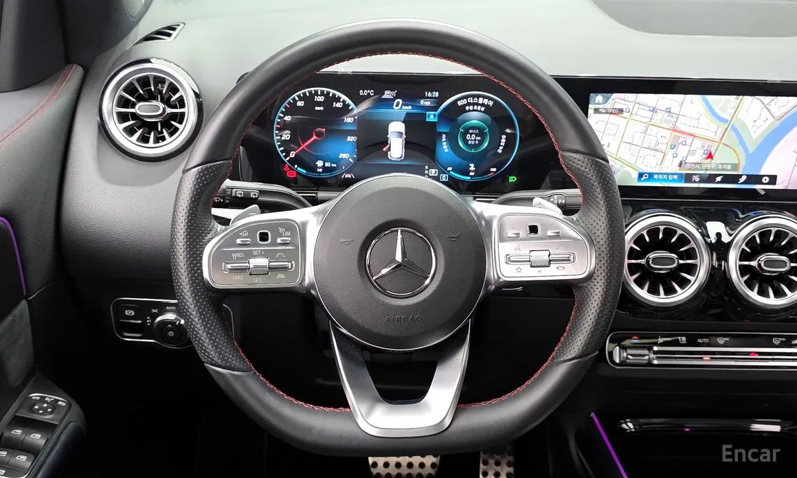 Фото 13 - Mercedes-Benz GLA-Class