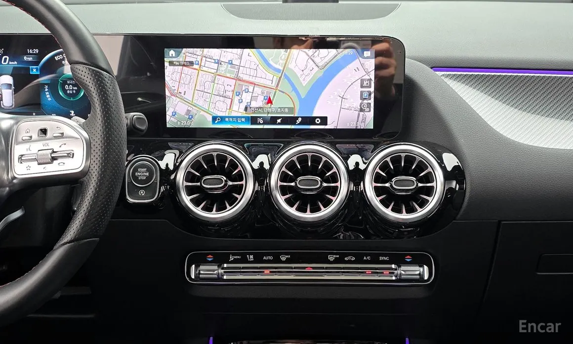 Фото 19 - Mercedes-Benz GLA-Class