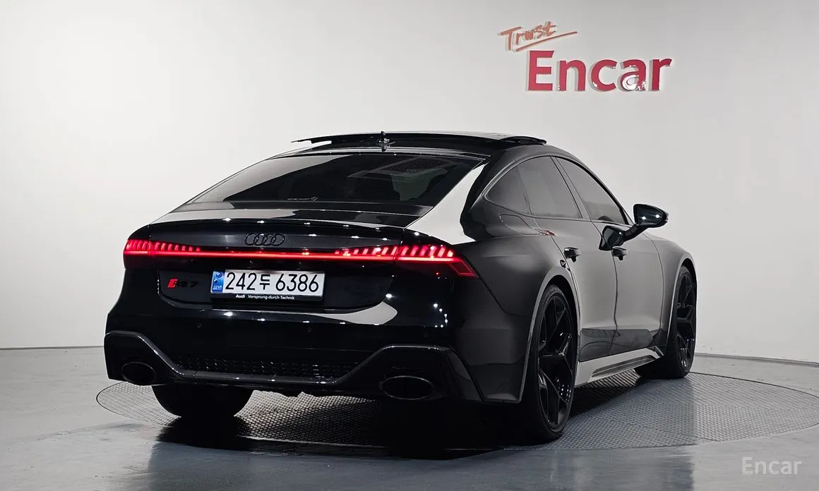 Фото 2 - Audi RS 7