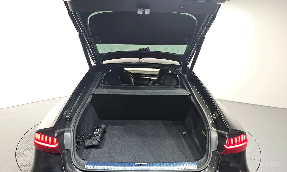 Фото 20 - Audi RS 7