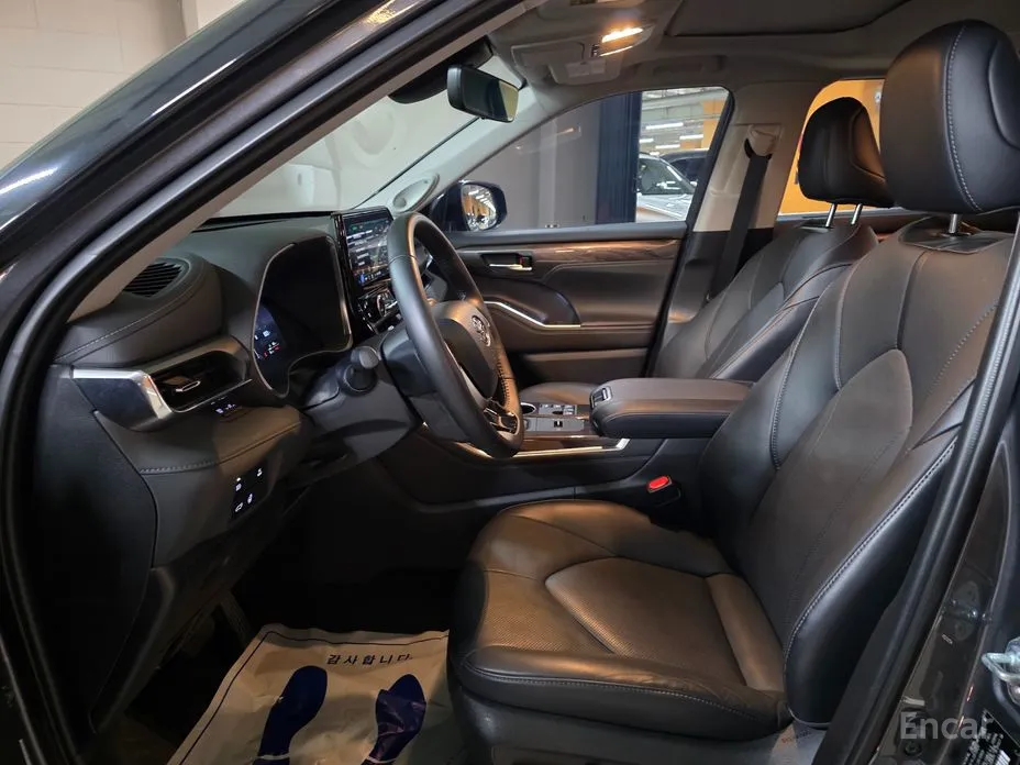 Фото 10 - Toyota Highlander