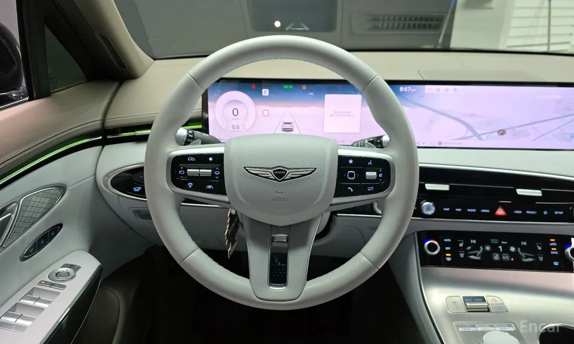 Photo 13 - Genesis GV70