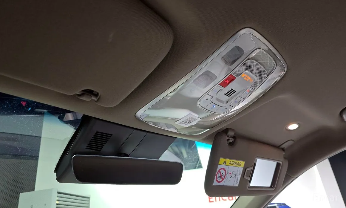 Photo 18 - Genesis GV70