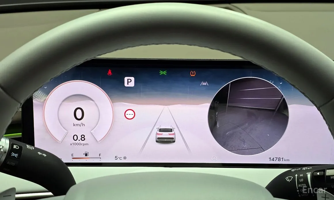 Photo 8 - Genesis GV70