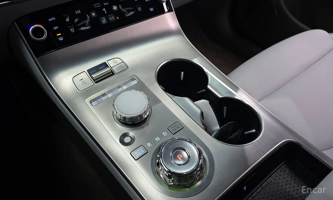 Photo 9 - Genesis GV70