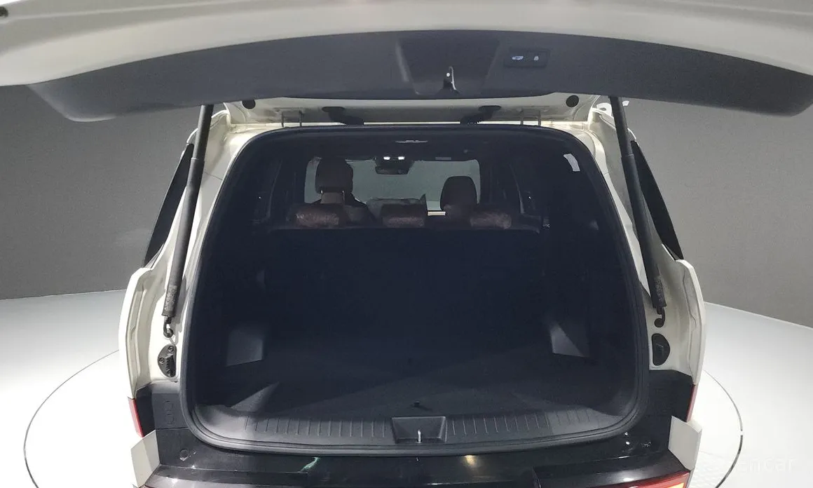 Фото 20 - Hyundai Santa Fe