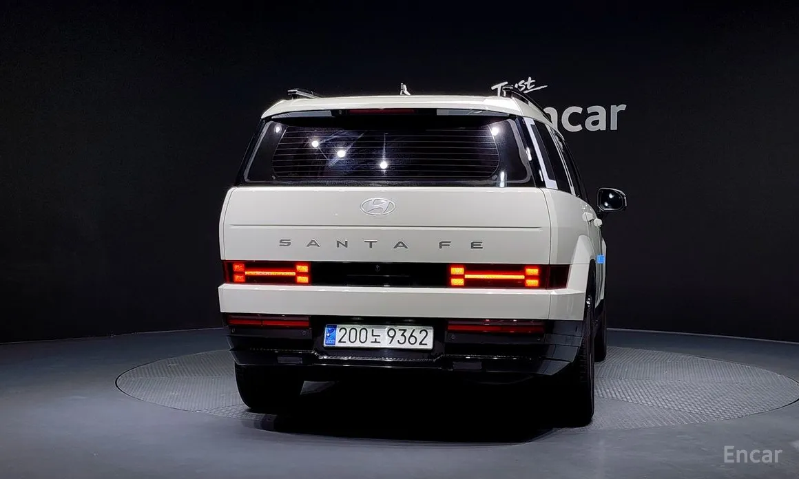 Фото 4 - Hyundai Santa Fe