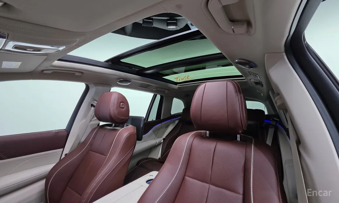 Photo 12 - Mercedes-Benz GLS-Class