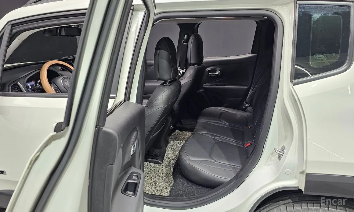 Фото 12 - Jeep Renegade