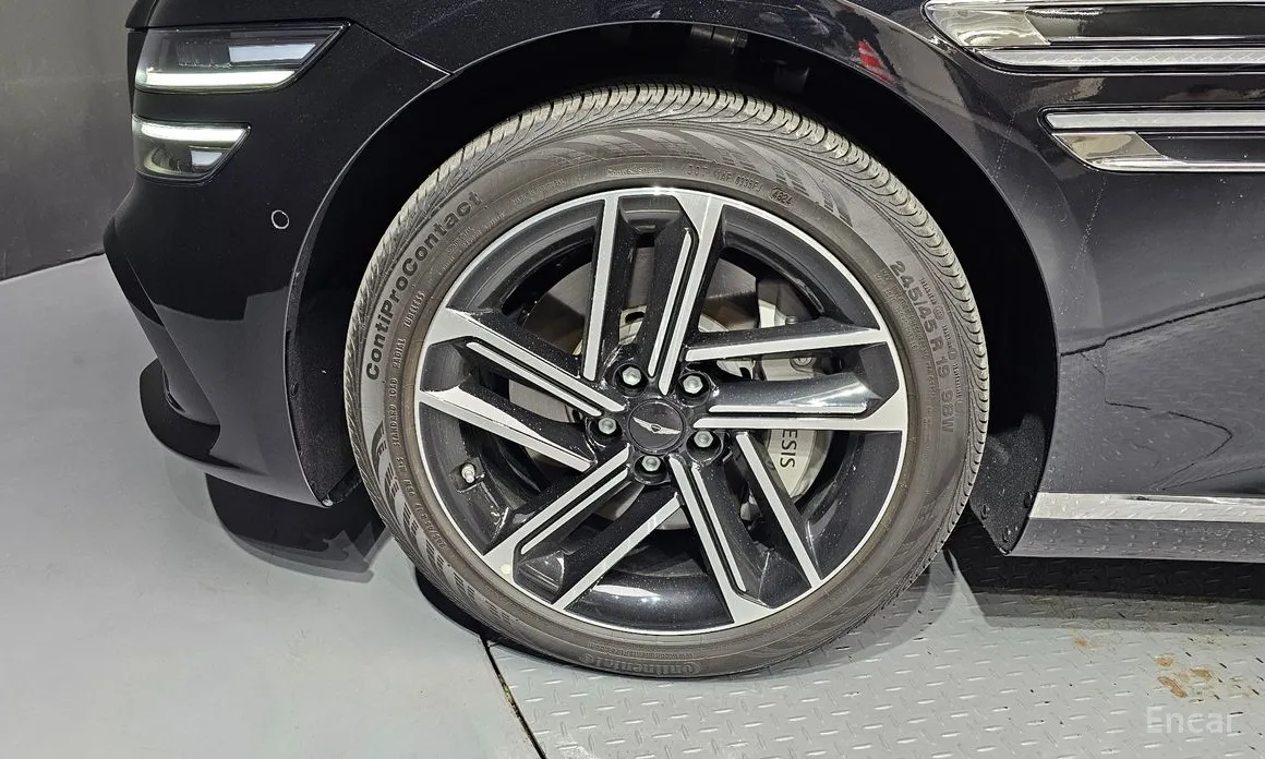 Фото 5 - Genesis G80