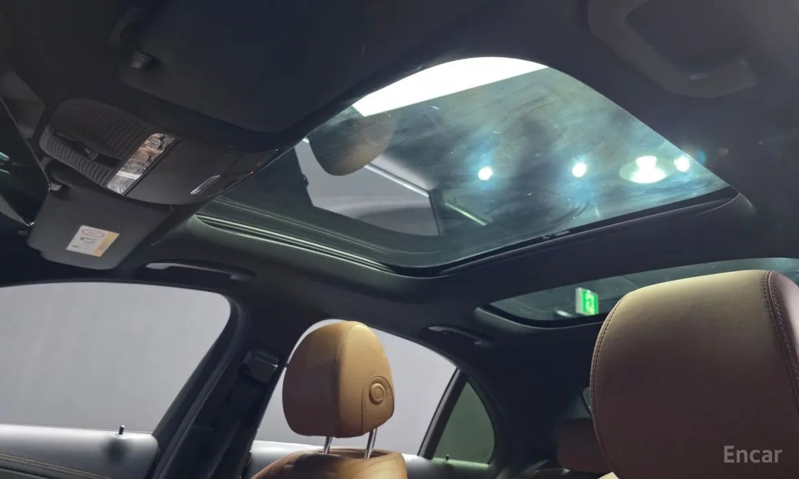 Фото 18 - Mercedes-Benz E-Class