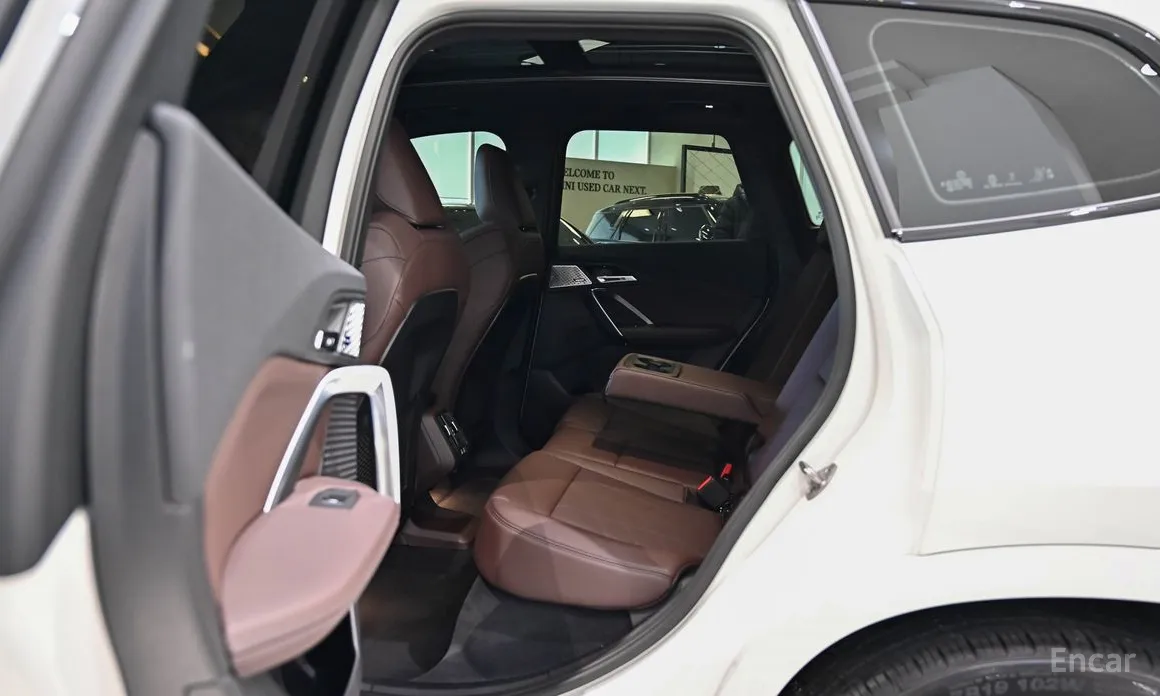 Фото 10 - BMW iX1