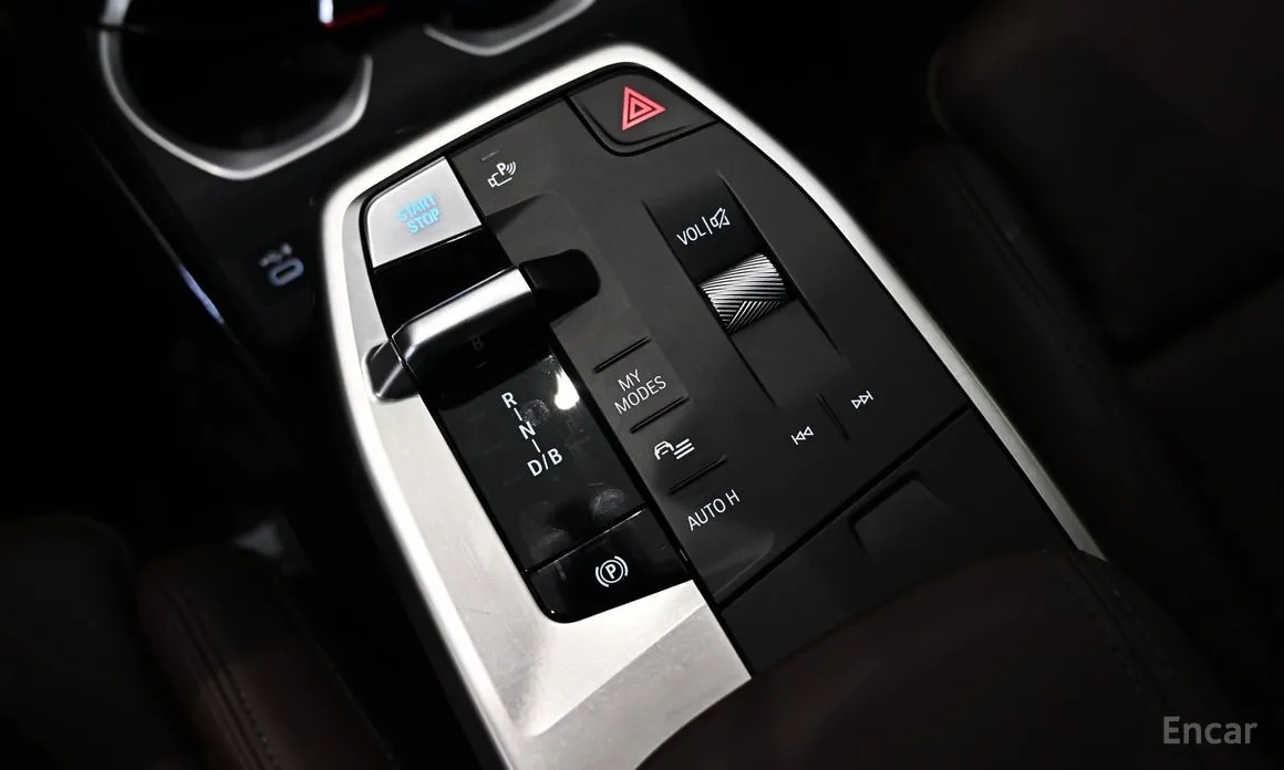 Фото 11 - BMW iX1