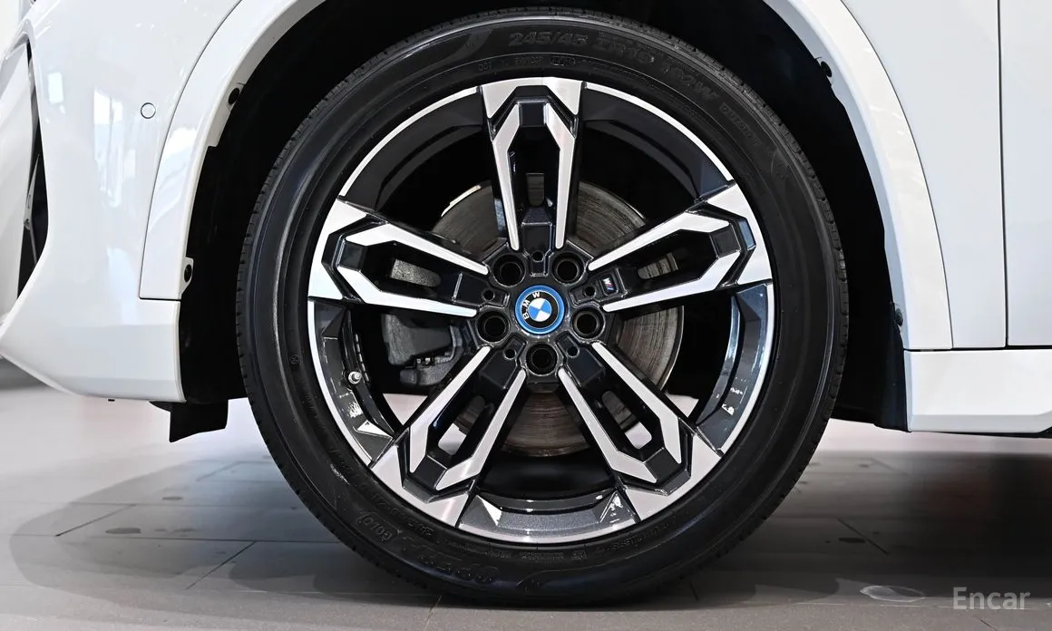 Фото 5 - BMW iX1