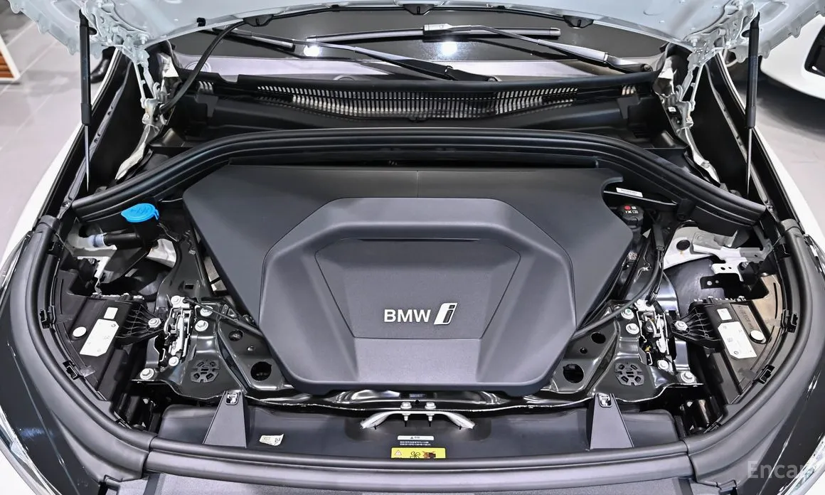 Фото 6 - BMW iX1