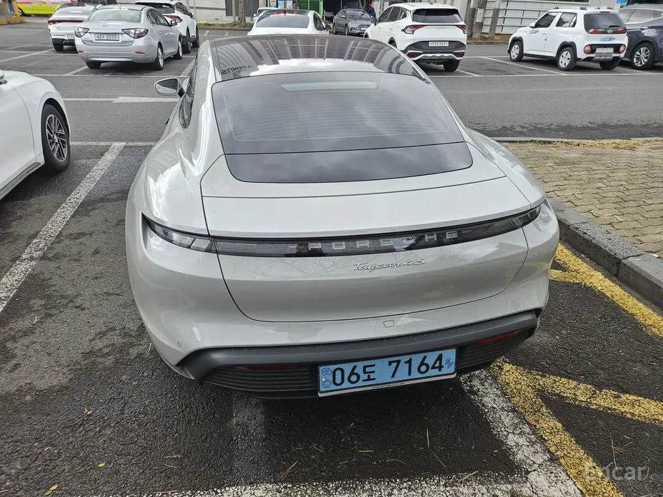 Фото 3 - Porsche Taycan