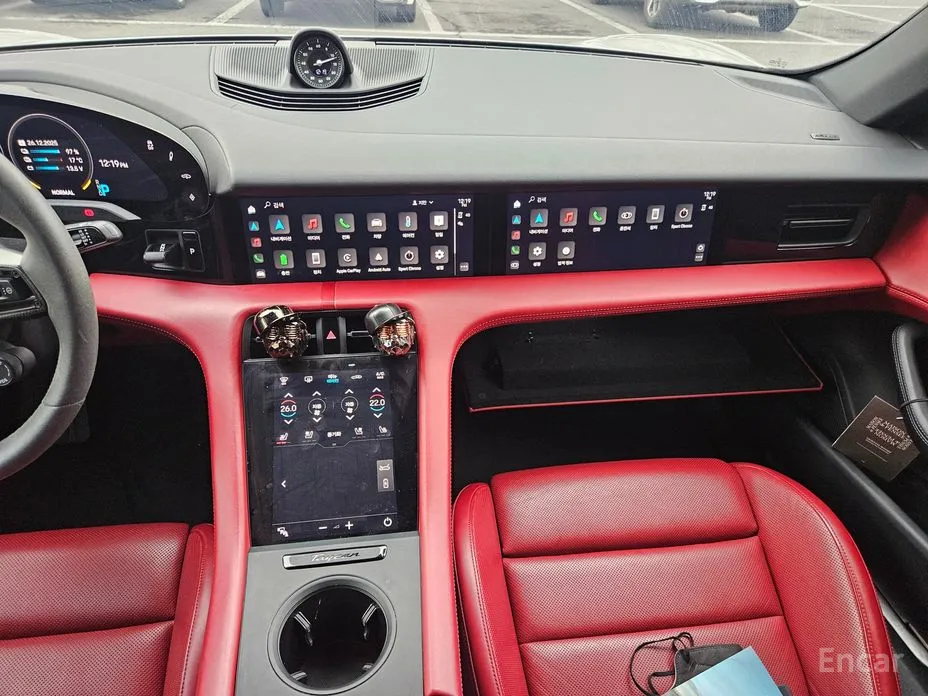 Фото 7 - Porsche Taycan