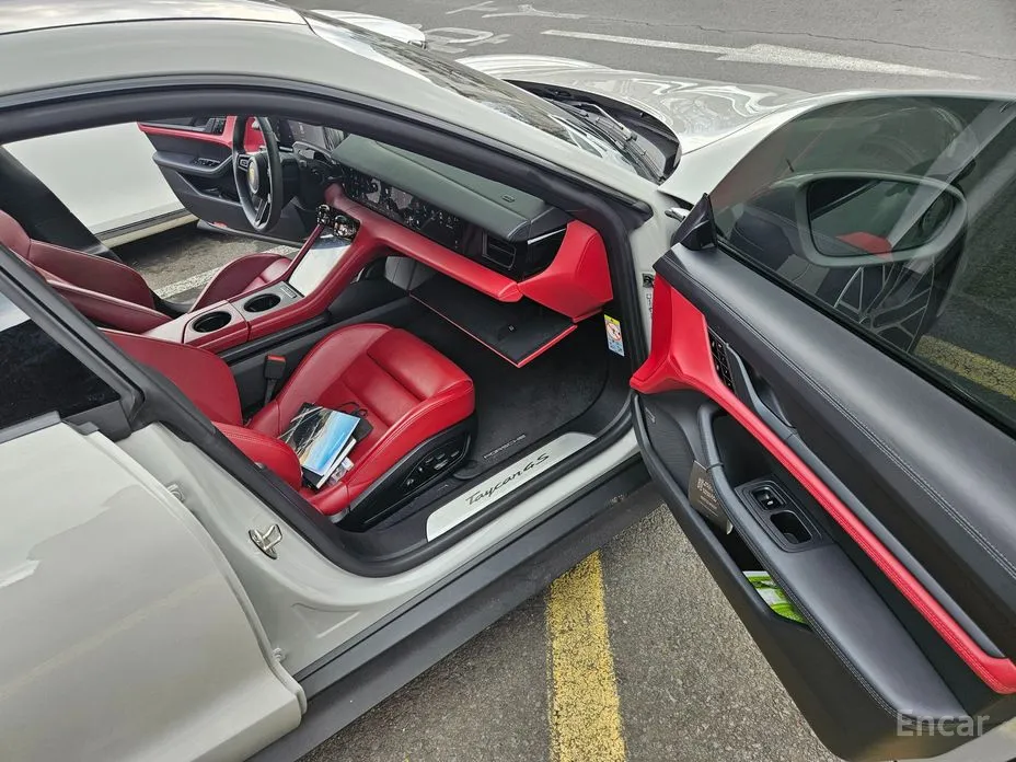 Фото 9 - Porsche Taycan