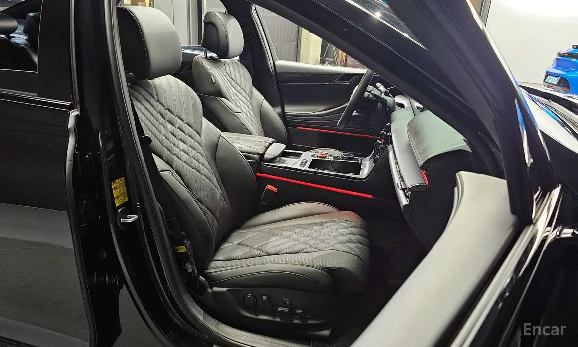 Фото 12 - Genesis G80