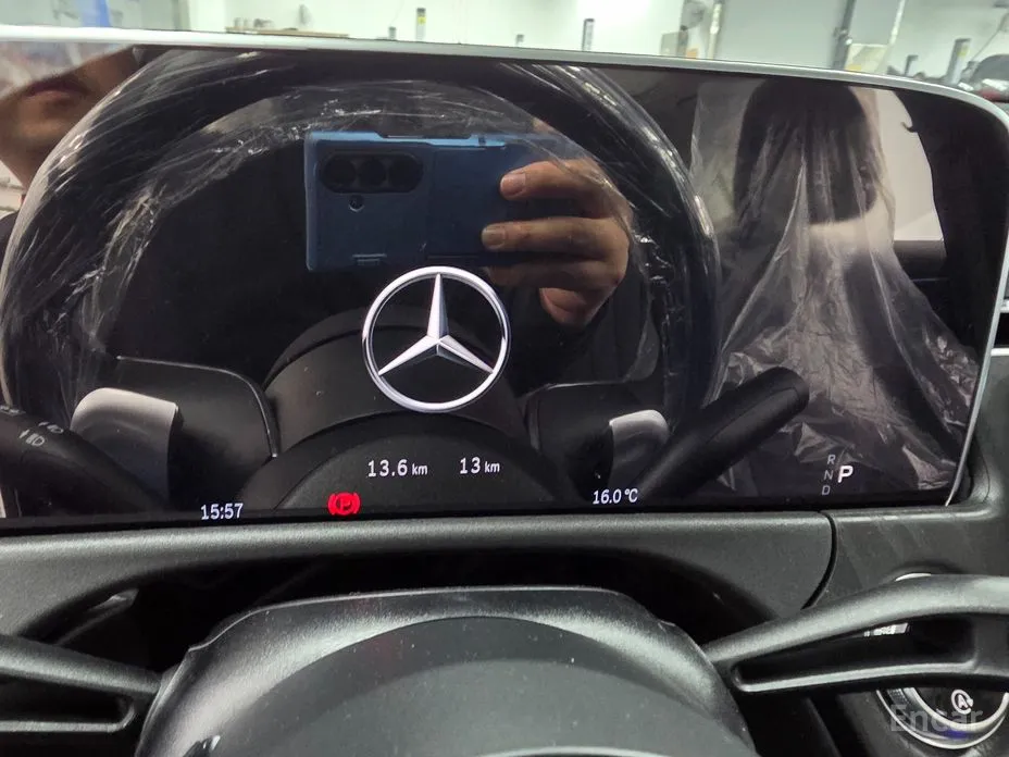 Фото 4 - Mercedes-Benz E-Class