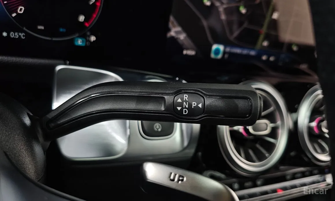 Фото 9 - Mercedes-Benz GLB-Class