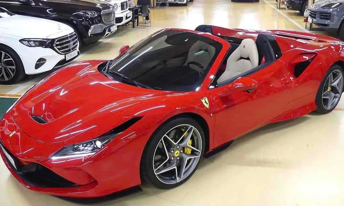 Фото 14 - Ferrari F8