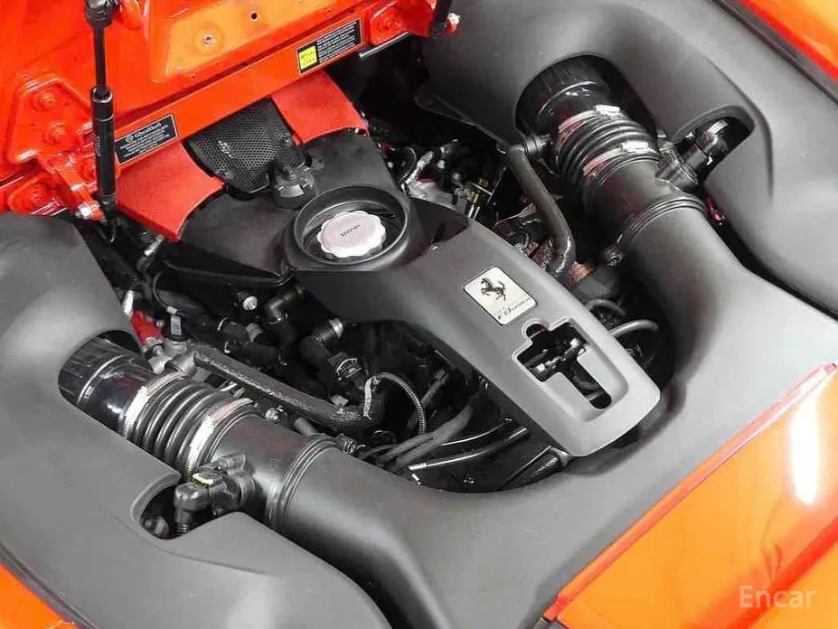 Фото 5 - Ferrari F8