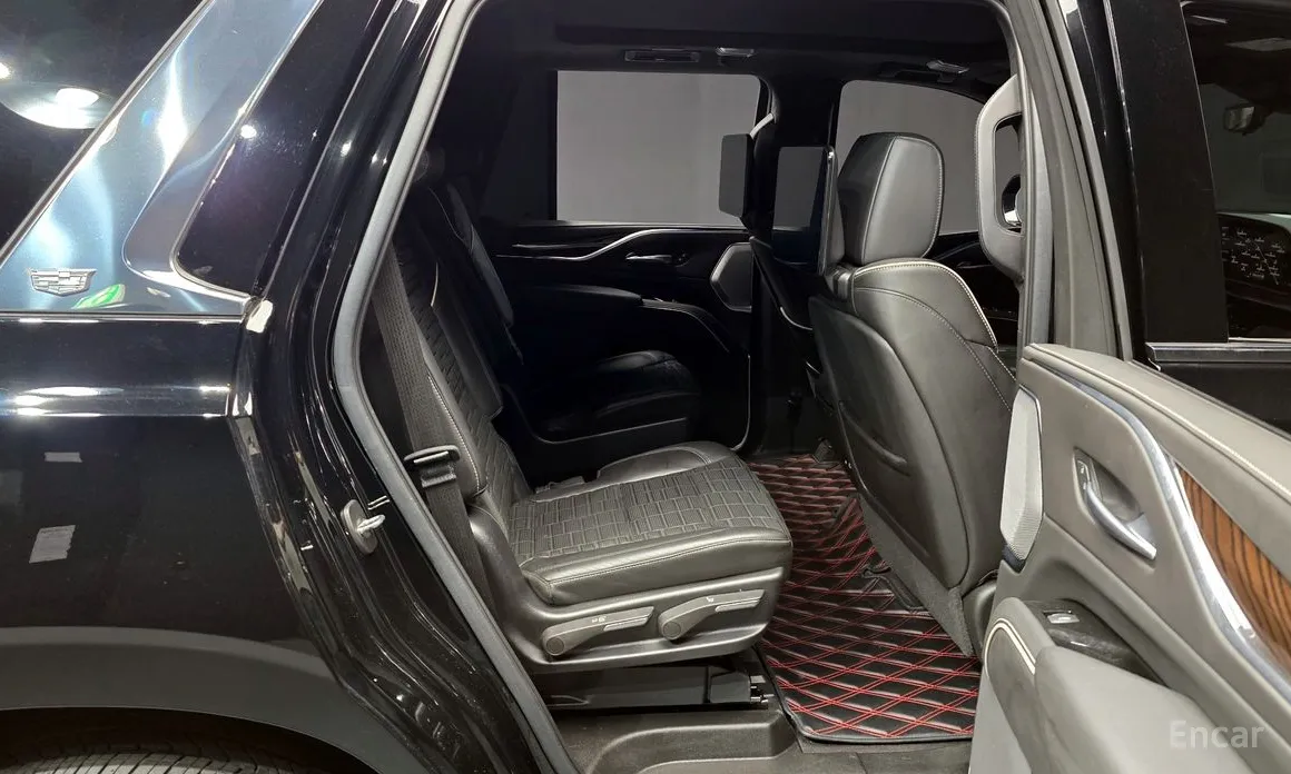 Фото 12 - Cadillac Escalade