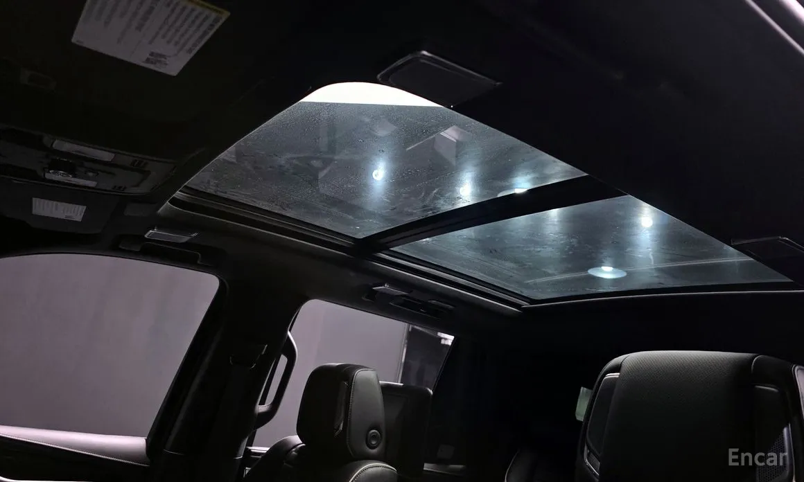 Фото 18 - Cadillac Escalade