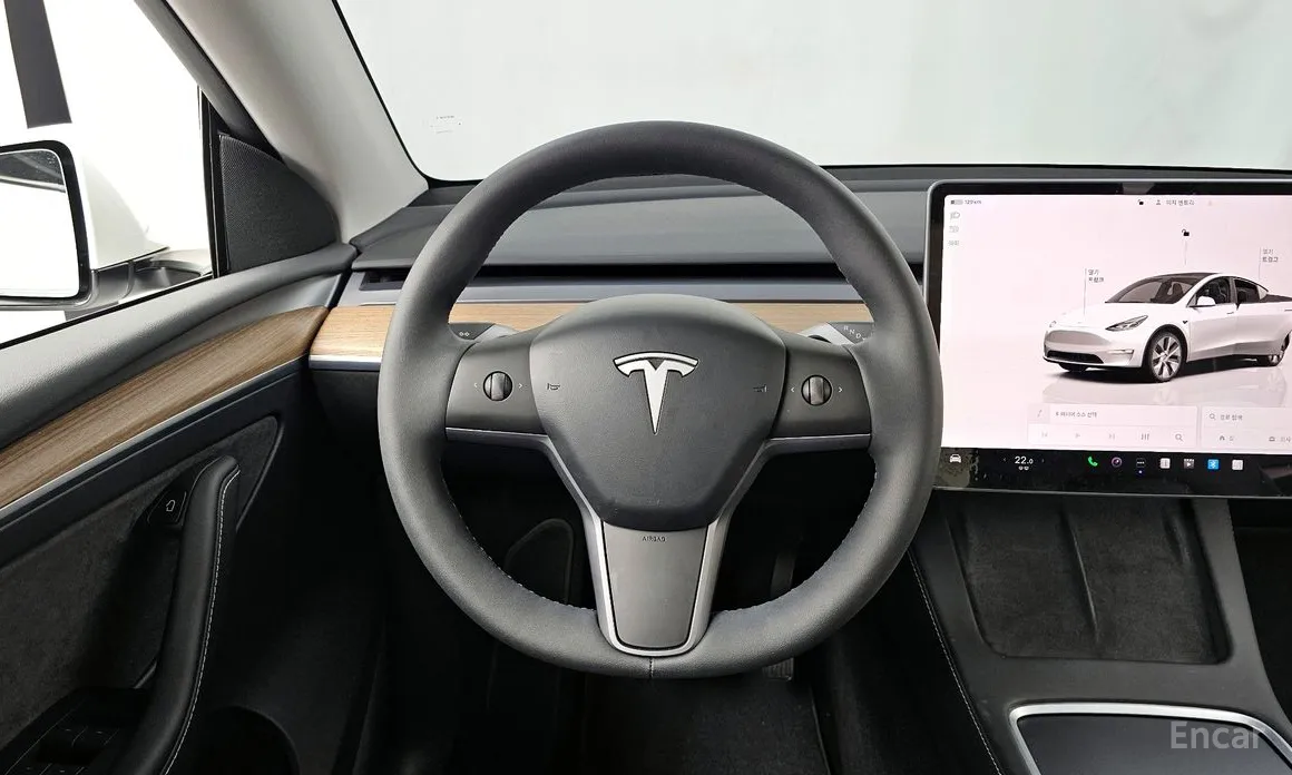 Фото 13 - Tesla Model Y