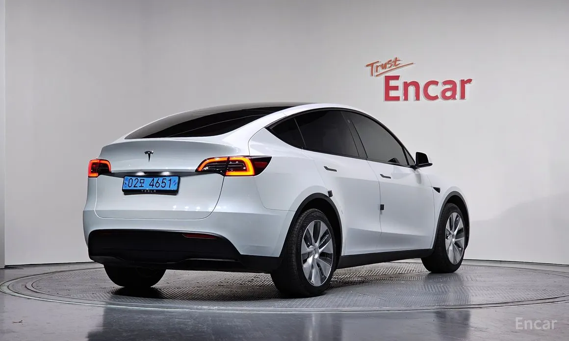 Фото 2 - Tesla Model Y