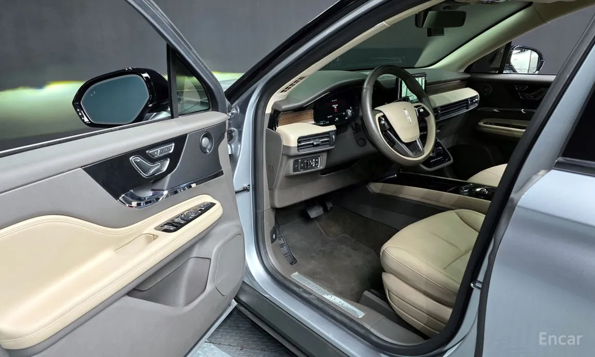 Фото 10 - Lincoln Corsair