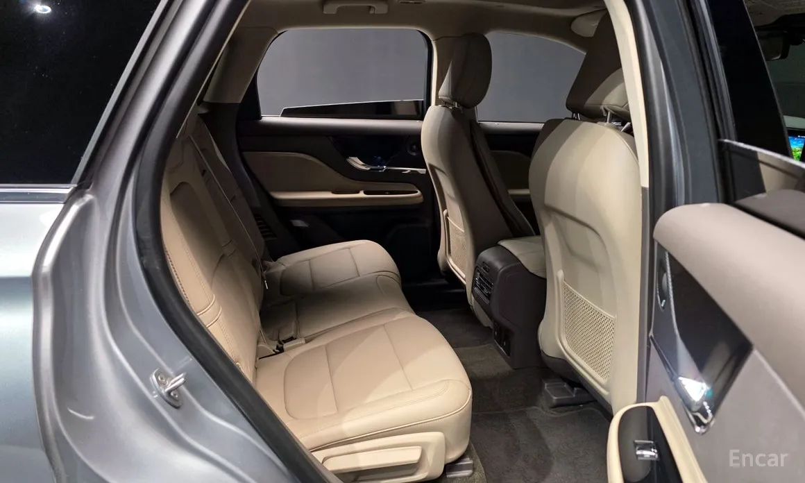 Фото 12 - Lincoln Corsair