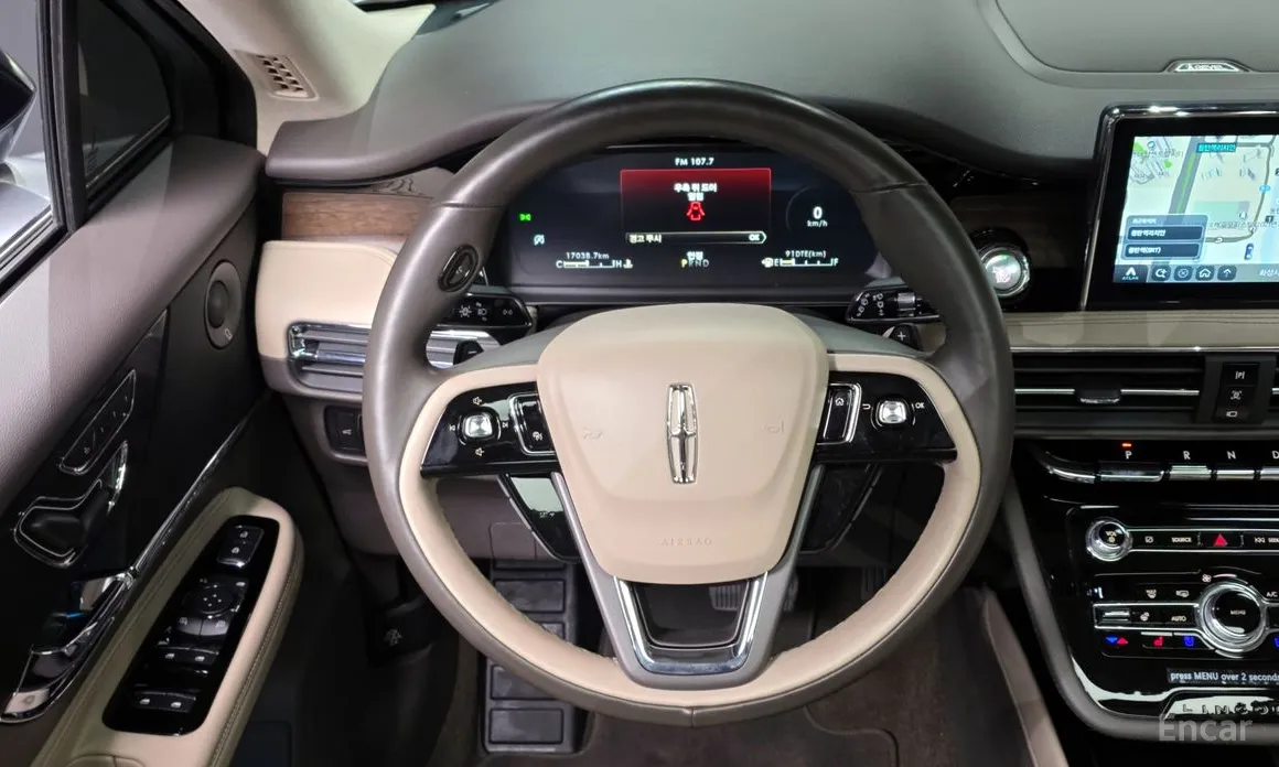 Фото 13 - Lincoln Corsair