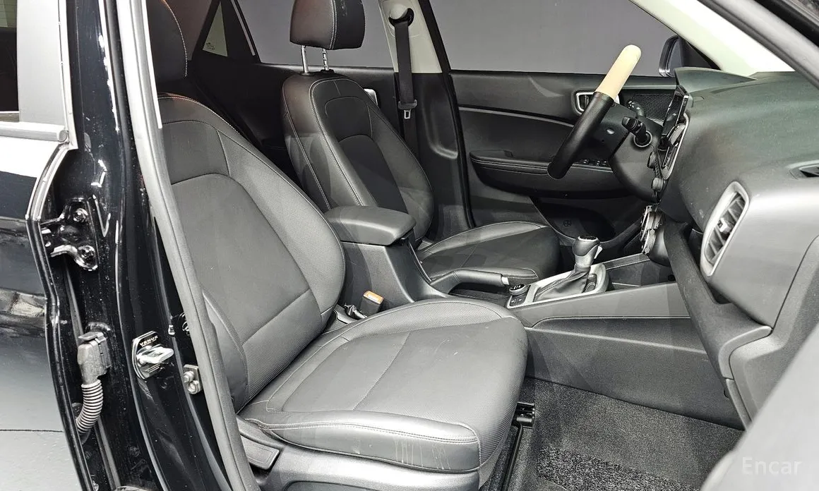 Фото 10 - Hyundai Venue