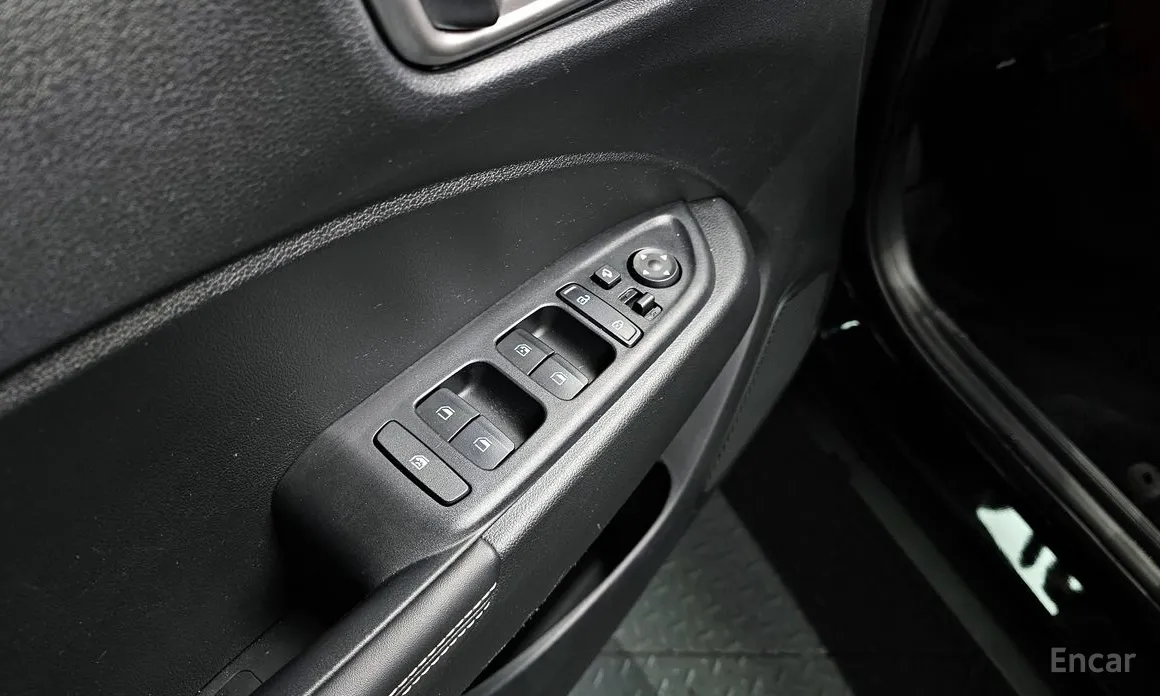 Фото 13 - Hyundai Venue