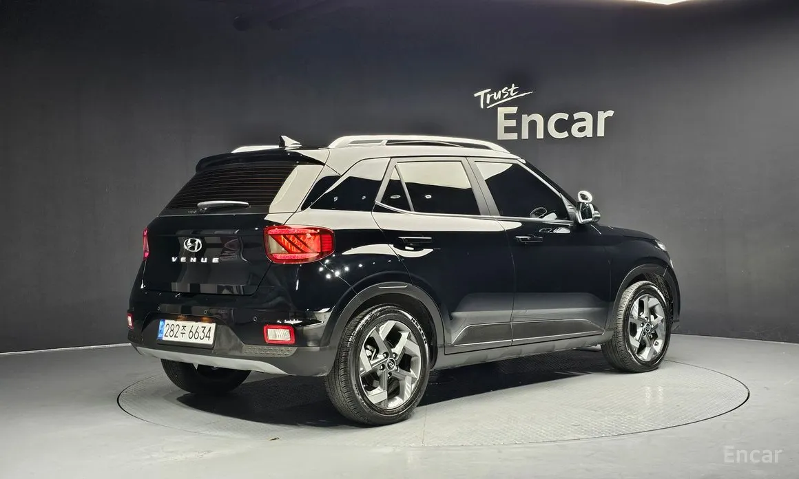 Фото 2 - Hyundai Venue