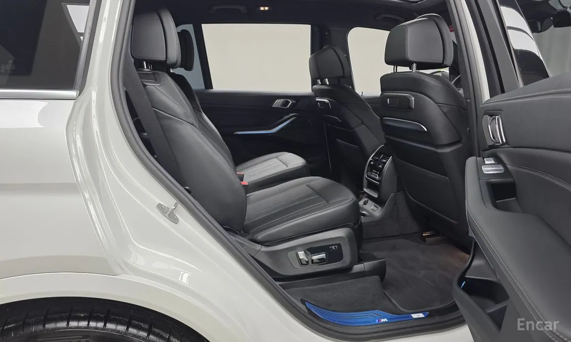 Фото 12 - BMW X7