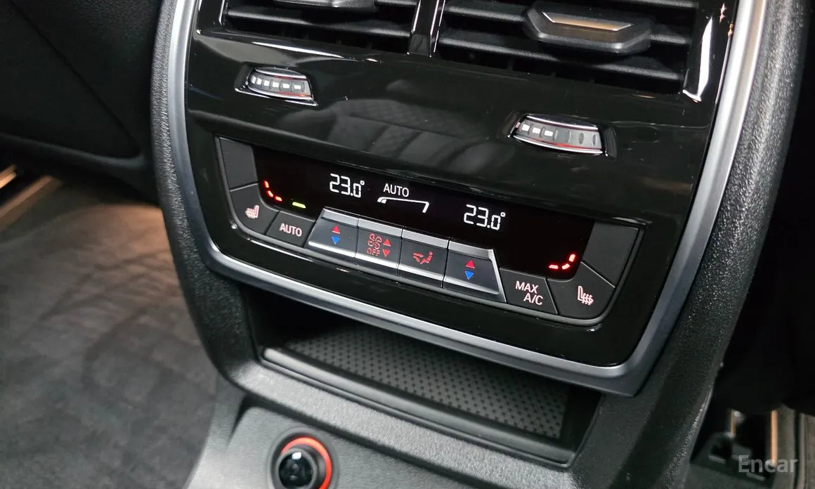 Фото 18 - BMW X7