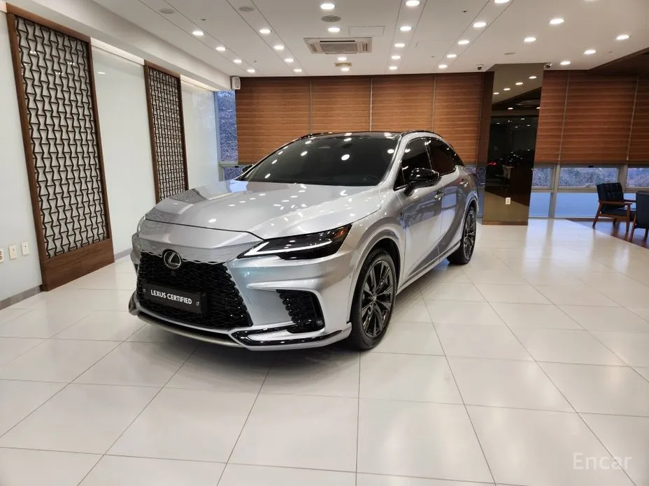 Фото 1 - Lexus RX