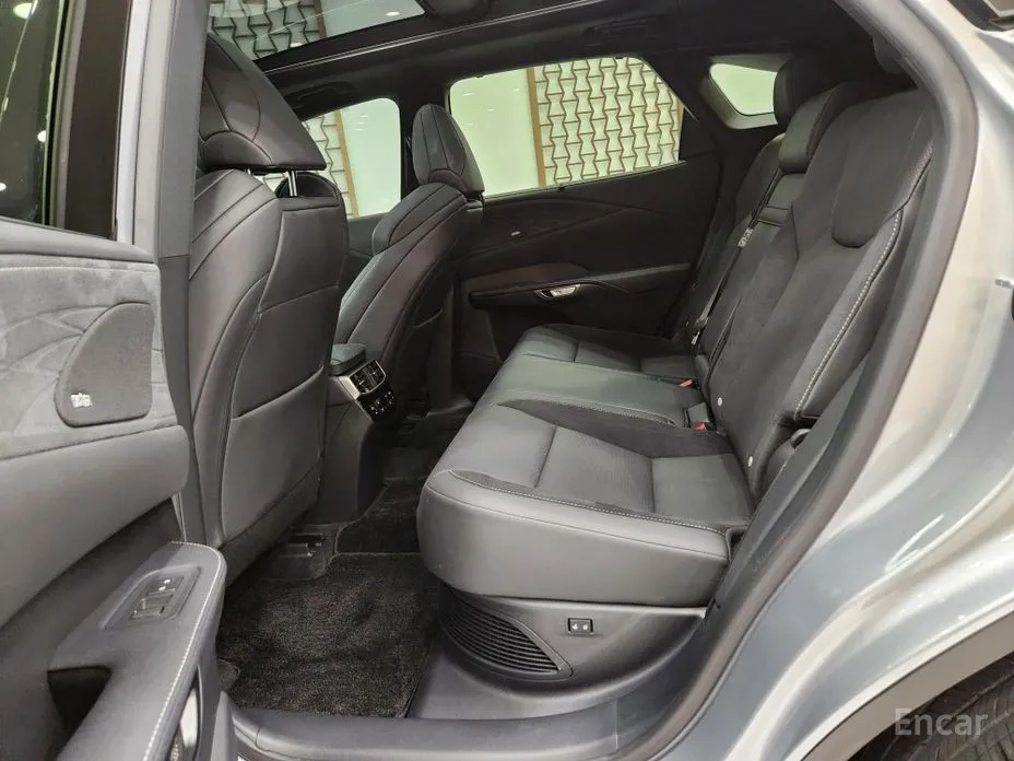 Фото 14 - Lexus RX