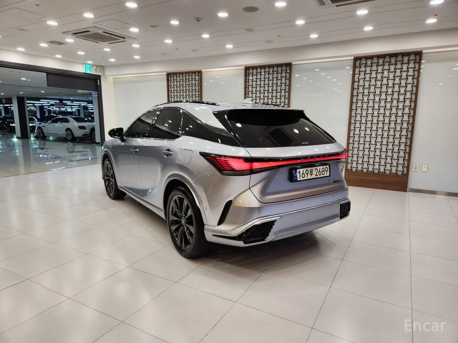 Фото 2 - Lexus RX